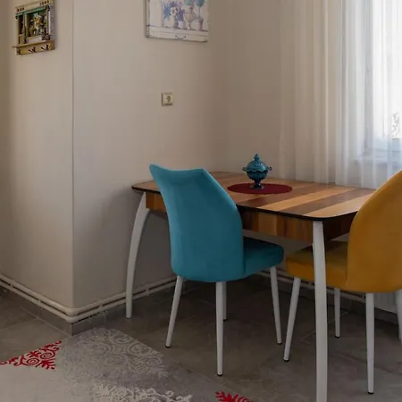 Sun-Drenched And Bright House With Backyard In Marmaris Apartman Marmaris