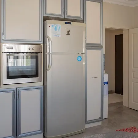 Sun-Drenched And Bright House With Backyard In Marmaris مرمريس