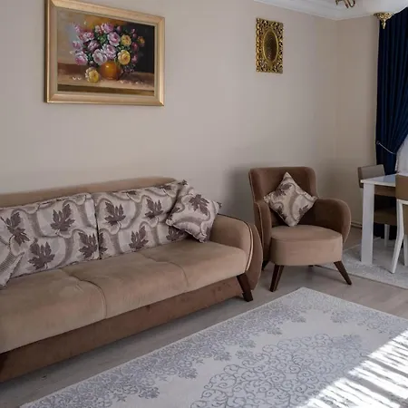 Sun-Drenched And Bright House With Backyard In Marmaris مرمريس